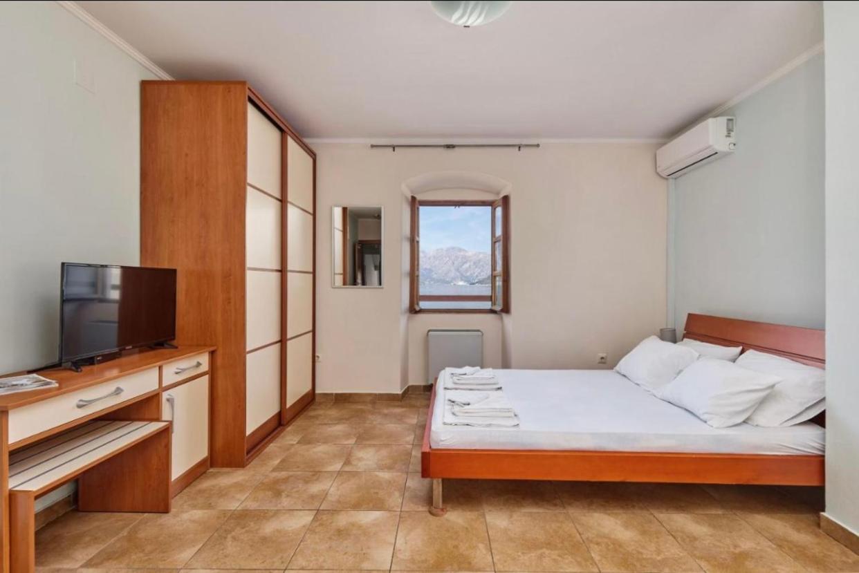 Apartments Barba Cattaro Esterno foto