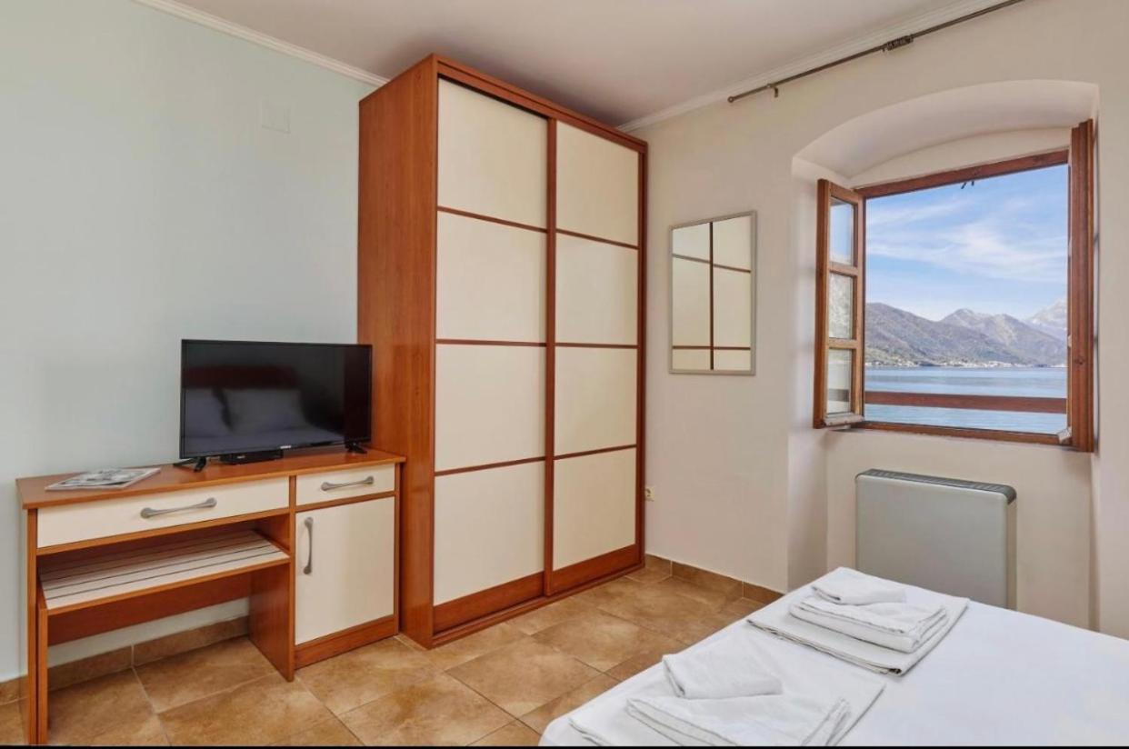 Apartments Barba Cattaro Esterno foto